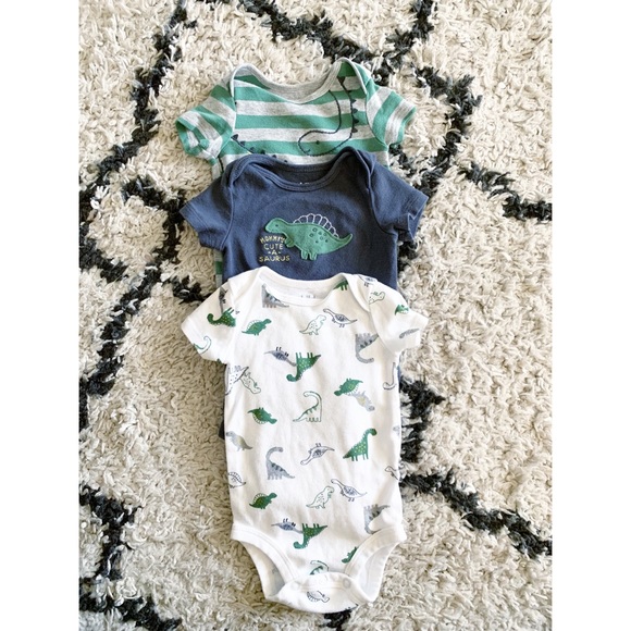 Bundle of 7 onesies - Picture 3 of 12